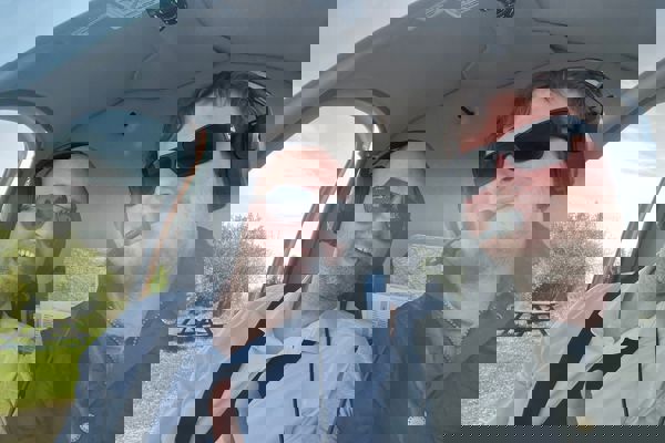 Nikola úspěšně absolvoval svůj první samostatný let